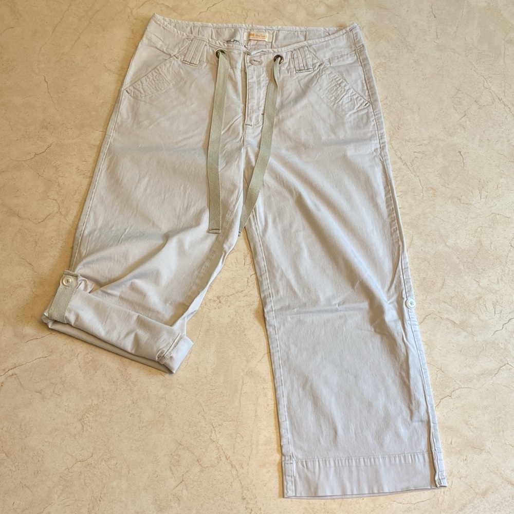 Lee Roll-up Capris -Khaki White